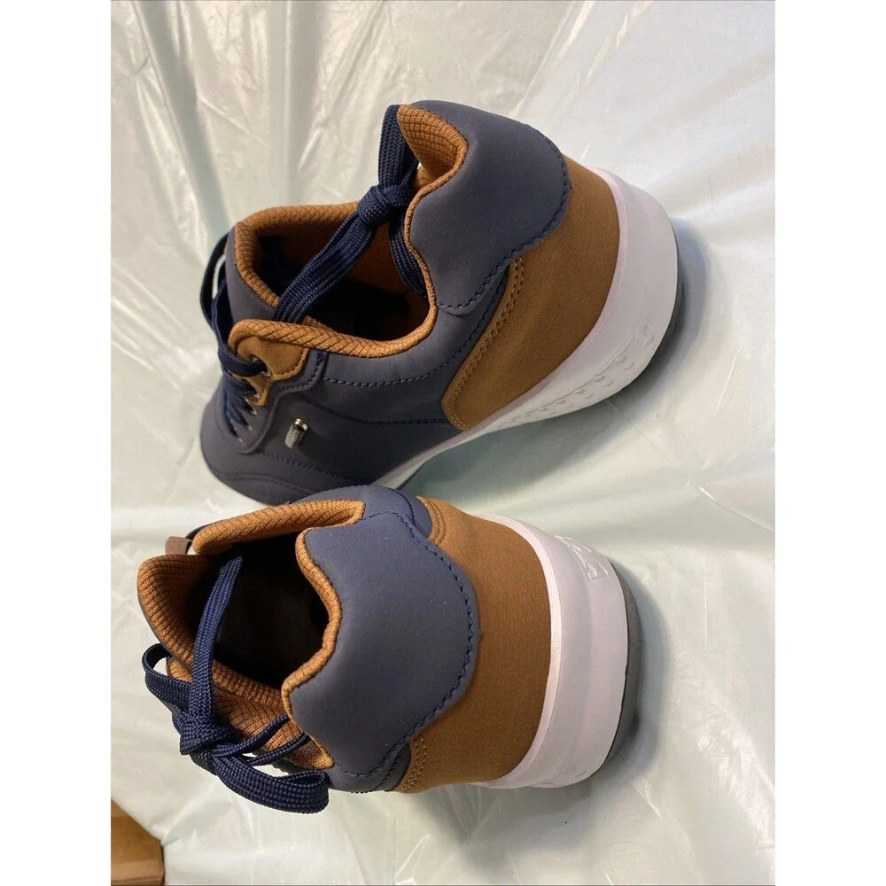 New Men’s Fashion Tennis Shoes Sneakers Tan and Navy New Size 44 Us Size 11